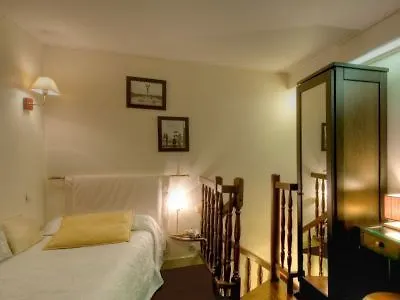 Ile De France Opera Otel