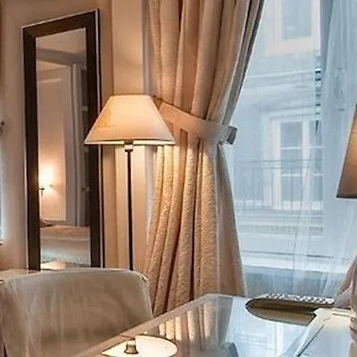 Ile De France Opera Otel